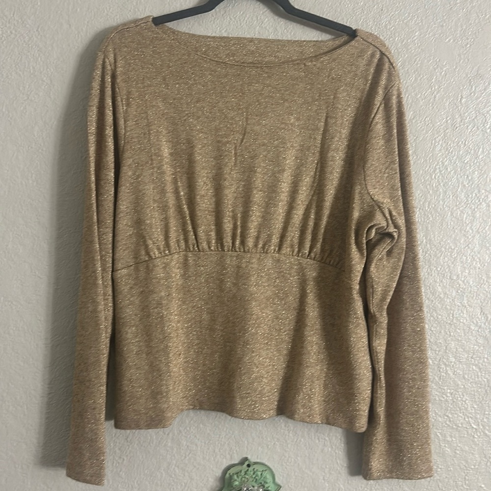 Size XL festive subtle gold color top